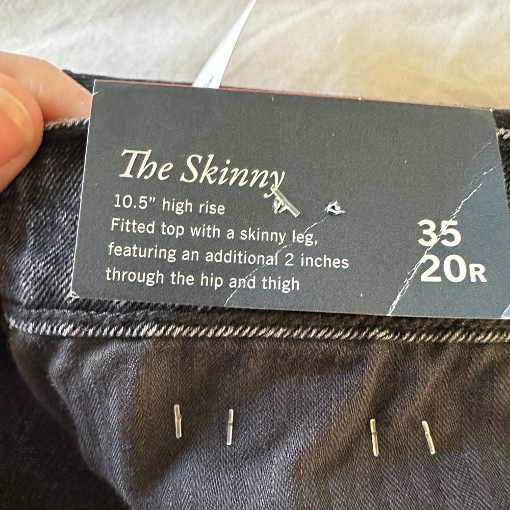 NWT Abercrombie&Fitch The Skinny High Rise Jeans Women's 35/20R Black Split Hem - Picture 11 of 14